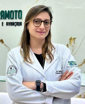 Dra. Natália Tau Ortopedista e traumatologista CRM-SP: 214698 RQE 137758 Especialista em Pé e Tornozelo